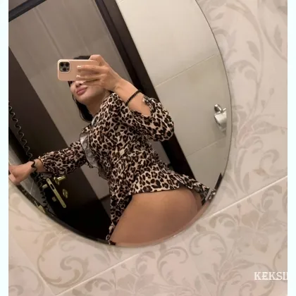 Vip Розвратнеца Юля универсалка БЕРУ ГУБКАМИ в РОТИК в ПОПОЧКУ